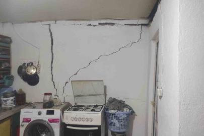 Manisa’da 83 yapı depremden etkilendi