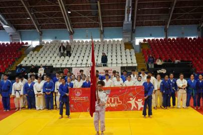 Manisa’da okul sporları heyecanı judo ile başladı