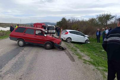 Manyas’ta meydana gelen kazada ağır yaralanan sürücü hayatını kaybetti
