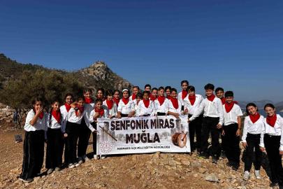 Marmaris’e eğitimde beş ödül birden aldı