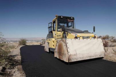 Melikgazi Belediyesi Mimarsinan Mahallesi’nde kapsamlı asfalt çalışmaları gerçekleştiriyor