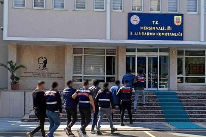 Mersin’de aranan 5 şahıs jandarma ekiplerince yakalandı