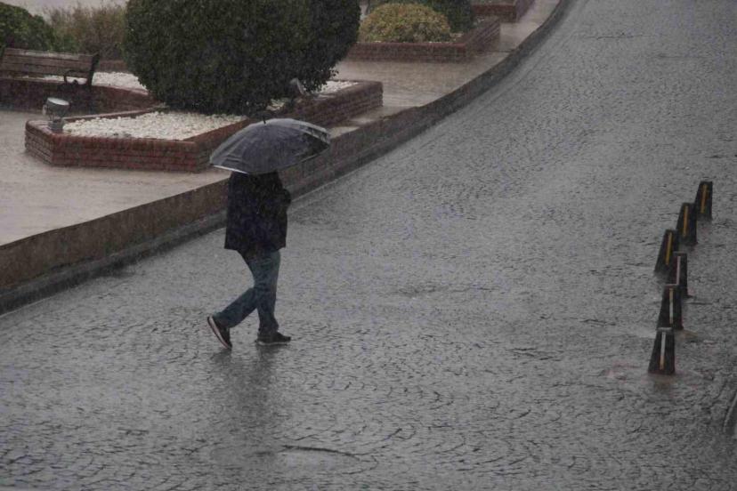 Meteorolojiden kısa süreli sağanak yağış uyarısı