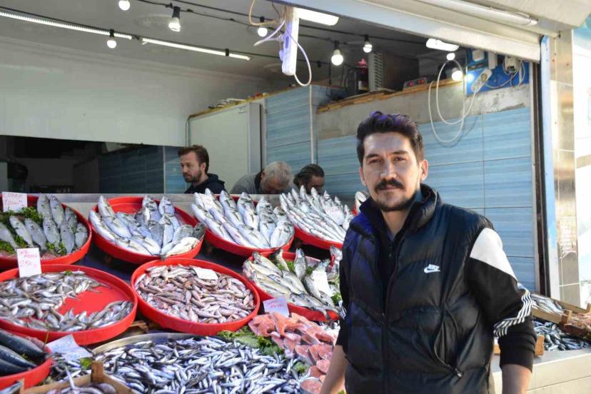 Mevsiminin en lezzetli balıkları hamsi ve sardalye