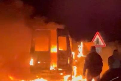 Milas’ta minibüs küle döndü