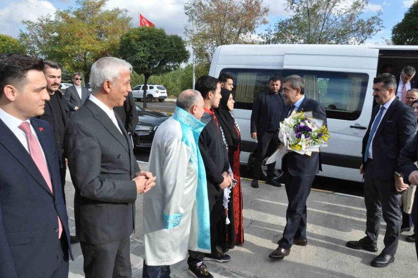 Milli Eğitim Bakanı Tekin: "Terörsüz Türkiye sürecine sahip çıkmak, en çok da bu ülkenin entelektüellerinin, akademisyenlerinin görevi"