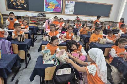 Minik eller Gazze için ilmek ilmek umut ördü