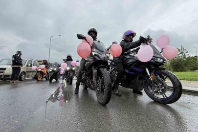 Motorları farkındalık için çalıştı: Meme kanserine karşı gaz açtılar