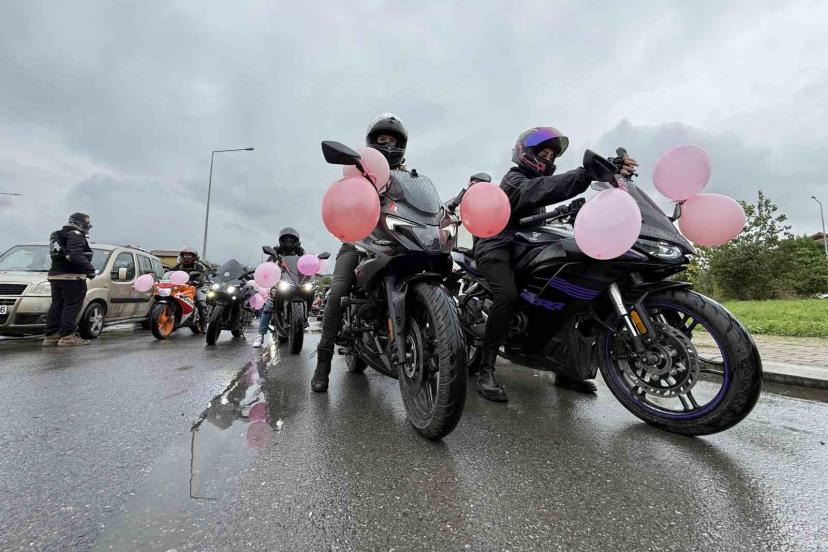 Motorları farkındalık için çalıştı: Meme kanserine karşı gaz açtılar