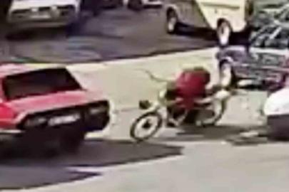 Motosiklet park halindeki otomobile çarptı, 15 yaşındaki sürücü ağır yaralandı