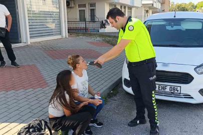 Motosikletle çarpışan otomobilin kadın sürücüsü, alkolmetreyi üflerken gözyaşlarını tutamadı