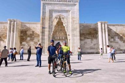 MS hastası adam bisikletle iller arası yolculuk yaparak hayata tutunuyor