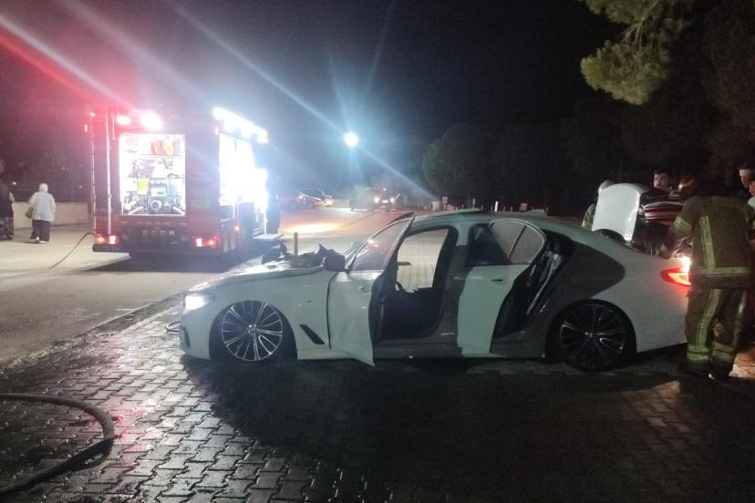 Mudanya Devlet Hastanesi otoparkında araç yangını