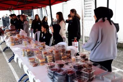 Mudurnu İmam Hatip Lisesi öğrencilerinden Gazze’ye anlamlı destek: 70 bin lira toplandı