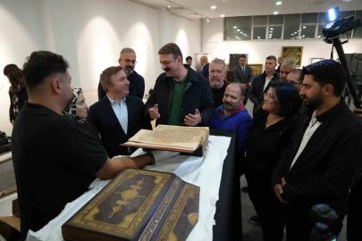 Mukaddes emanetleri görmek isteyenler soluğu bu sergide aldı