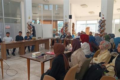 Müslüman kimliği inşa etme üzerine kitap tahlili gerçekleştirildi