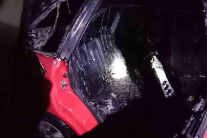 Muş’ta seyir halindeki otomobil alev aldı