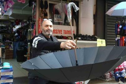 Ne tamir ne satış kaldı: Kocaeli’nin son şemsiye ustası ayakta kalmaya çalışıyor