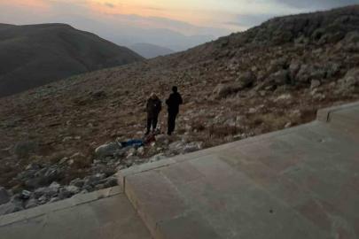 Nemruttun merdivenlerinden yuvarlanan turist yaralandı