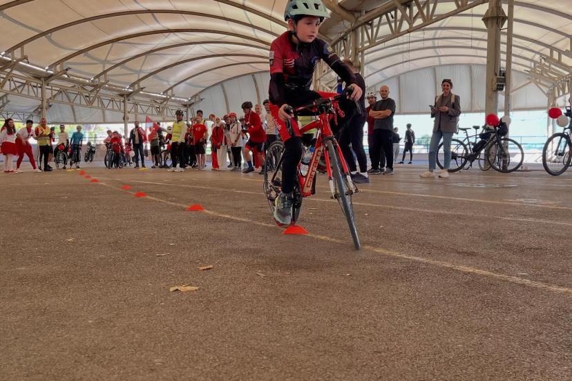 Nilüfer’de Cumhuriyet coşkusu pedallarla sokaklara taşındı