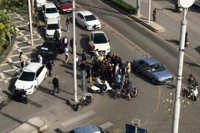 Önce çocuğa çarptı, sonra da otomobilini park etme bahanesiyle kaçtı