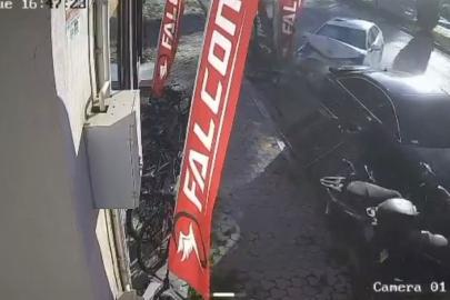 Osmaniye’de kontrolden çıkan otomobil park halindeki araçlara çarptı