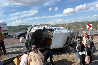 Osmaniye’de yolcu minibüsü şarampole devrildi: 13 Yaralı