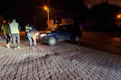 Otomobil ile çarpışan motosikletlin yaralı sürücüsü kaza yerinden kaçtı