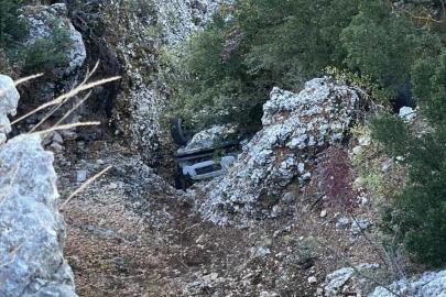 Otomobil uçuruma yuvarlandı, sürücü hayatını kaybetti