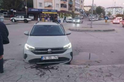 Otomobilin çarptığı yaya yaralandı