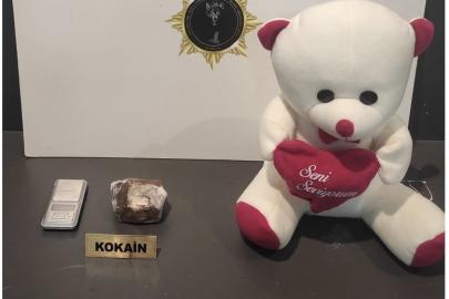 Oyuncak ayı içine gizlenen kokain ele geçirildi: 1 gözaltı