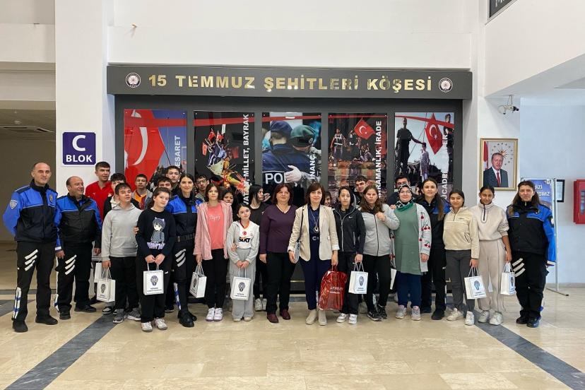 Özel kalplerden Kütahya İl Emniyet Müdürlüğü’ne anlamlı ziyaret