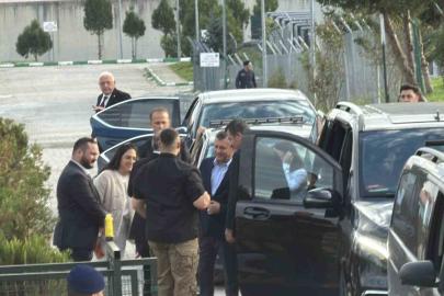 Özgür Özel, Düzce’de tutuklu bulunan Pınar Türker’i ziyaret etti