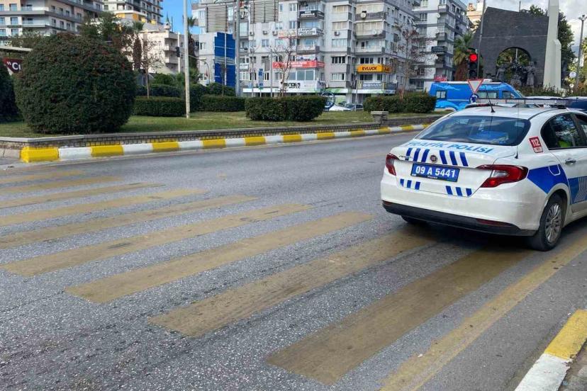 Para transfer aracının çarptığı genç kız yaralandı