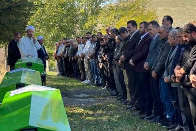 Pazardan mezara: 3 kardeş ve enişteleri yan yana defnedildi