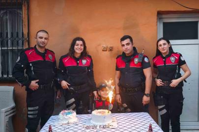Polis sirenleri bu kez özel gereksinimli çocuğa sürpriz için çaldı