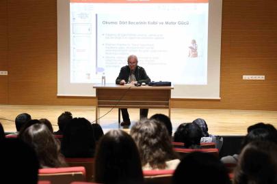 Prof. Dr. Tosun "Dil öğrenirken konuşun, film izleyin"