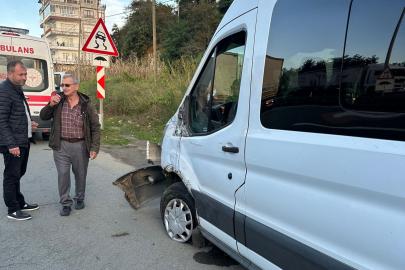 Rize’de okul servisi ile kamyonet çarpıştı