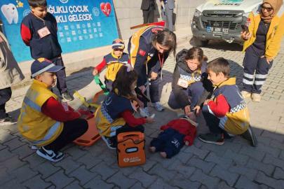 "Sağlıklı Çocuk, Sağlıklı Gelecek" programı devam ediyor