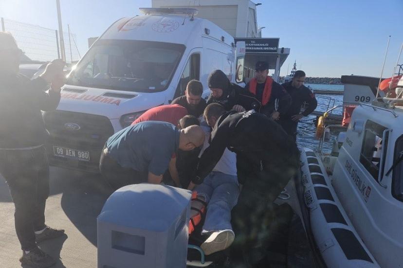 Sahil güvenlik ekipleri yaralanan şahsı kurtardı