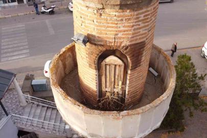 Şahruh Bey’den kalan 5 asırlık minare dron ile görüntülendi