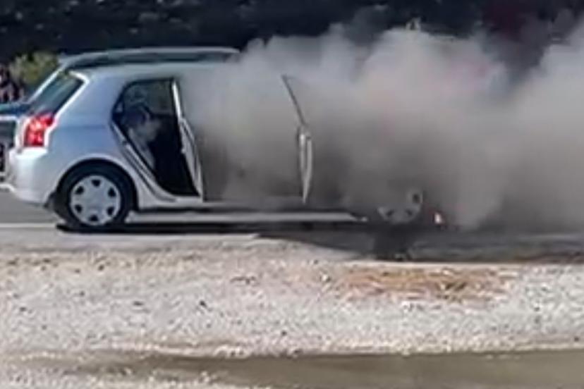 Sakar Geçidi’nde araç yangını