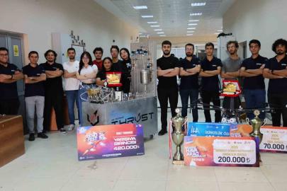 Şampiyon öğrencilerin yeni hedefi: "Uzaya çıkmak"