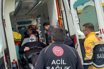 Samsun’da dolmuş minibüs kaldırıma çarptı: 2 yaralı