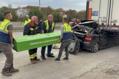 Samsun’da otomobil tırın altına girdi: 23 yaşındaki sürücü hayatını kaybetti