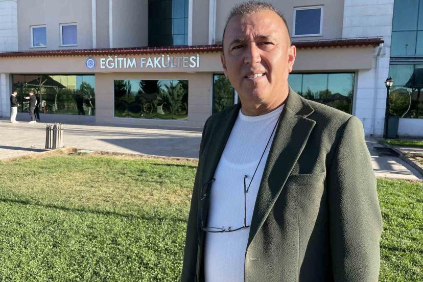 Sanal kimlik gerçeği unutturuyor, rol karmaşası bireyi intihara sürüklüyor