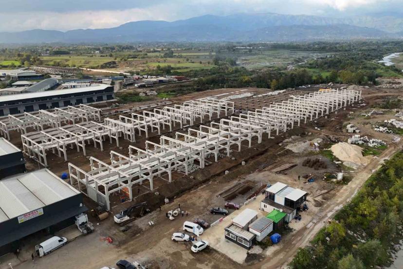 Sanayi sitesinde çalışmalar hız kesmeden devam ediyor