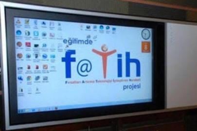 Sarıgöl Dört Eylül İlkokuluna 26 akıllı tahta teslim edildi