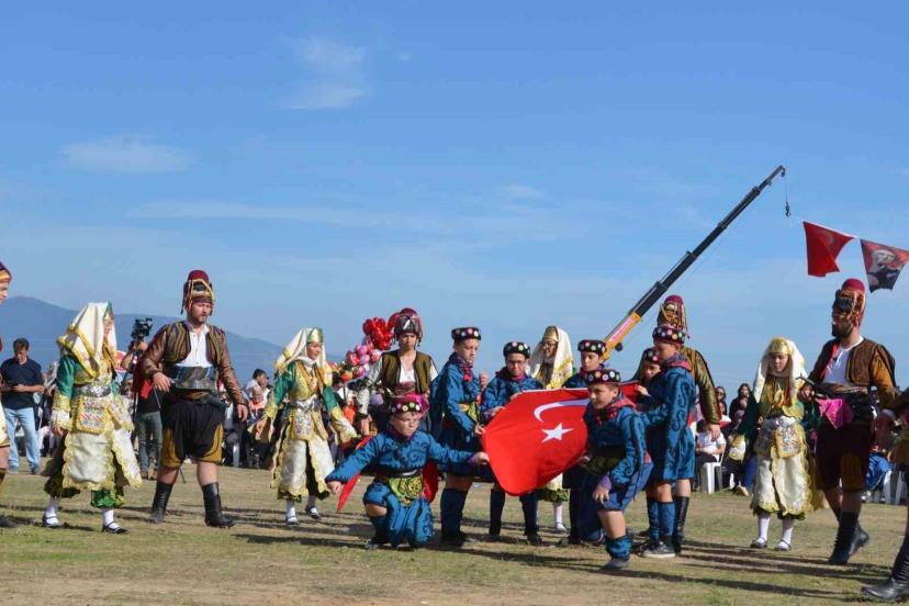 Selendililer Aşağıçobanisa’da Keşkek ve Cirit Şenliğinde buluştu