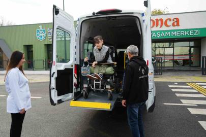 Serebral palsili Şevval, Korece ve İngilizce öğrenip köşe yazarı oldu